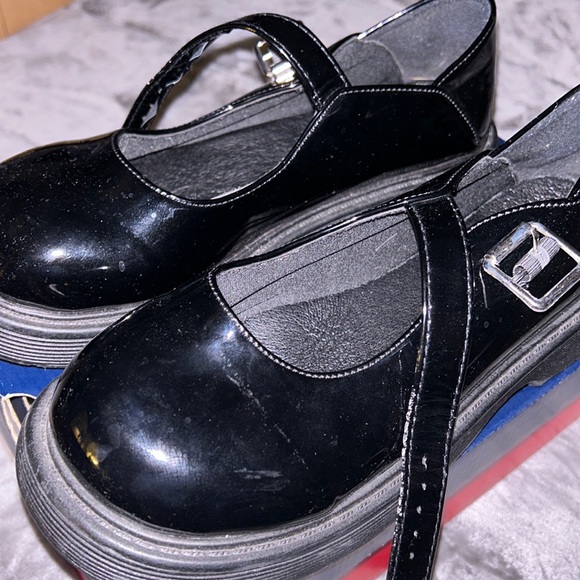 Very Cute Mary Janes - Size 8 - Picture 4 of 4